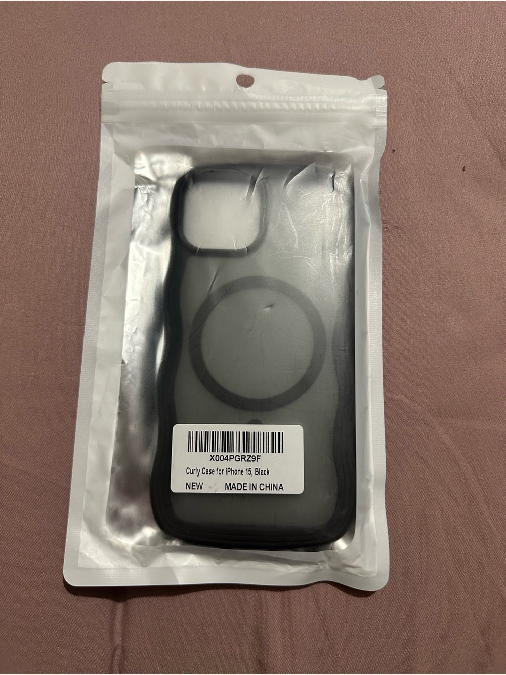 Wavy Black iPhone 15 Protective Case with MagSafe Ring